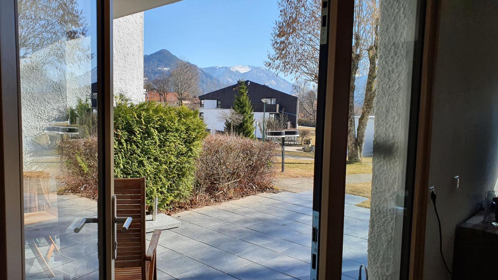 Bungalow Mit Terrasse Im Alpinen Stil Шлірзе Номер фото
